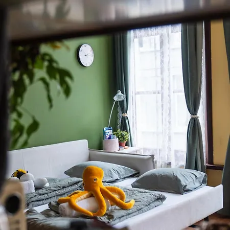 Charming 18th Century Gem In The Heart Of Old Town * Anvers